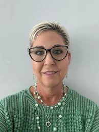 Here comes the most random question hence being anonymous🫣 When you shower  in the hospital can you dry your hair or are there hair dryers etc? I can't  not dry my hair