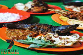 Pecel Lele Paling Rekomended Di Jakarta Makanan Pedas Makanan Ayam Goreng