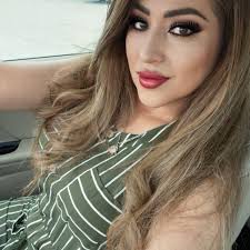 Glenda Nevarez's Instagram, Twitter & Facebook