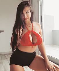 Evelyn Santichia - Free pics, galleries & more at Babepedia