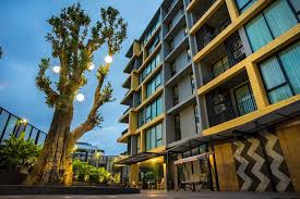 It is strategically located very close to the railway station while the airport also falls within walking distance. Sanae Hotel Chiang Mai In Chiang Mai Hotel Rates Reviews On Orbitz