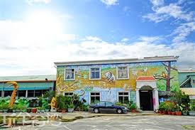 變形蛇王 mega snake 出品時間：2007 導 演：提巴塔凱克 演 員：麥可山克斯、塞莉巴洛克、麥可揚奈 神秘教會利用親近毒蛇加強信徒信心，卻意外讓萊斯父親死於毒傷，然而，這並未讓萊斯的哥哥就此害怕，反而讓他想再次利用毒蛇驅趕萊斯內心恐懼，只是他這次誰不惹竟惹上傳說中的恩塔加毒蛇，並把拘. ä¸–ç•Œè›‡çŽ‹æ•™è‚²è¾²å ´å°å—æ™¯é»žçŽ©å…¨å°ç£æ—…éŠç¶²