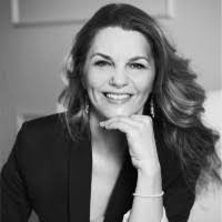 Laura Spain's Instagram, Twitter & Facebook