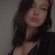 She rescued this abandoned dog and now they are best friends 🥺❤️