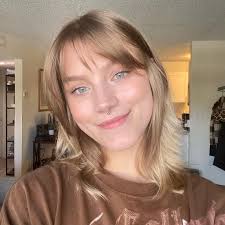 Hello I've just got a guitar in the post today that won't work, I'm  guessing it's due to the battery spring being corroded, is this an easy  fix? Any help appreciated! Thanks