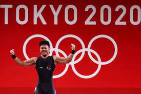 Umur 20 tahun) adalah atlet angkat besi (lifter) indonesia. Hyzqvcdtkc6dlm