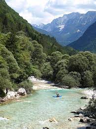 Hier wanderst du zu versteckten wasserfällen oder entdeckst traumhafte strecken mit deinem mountainbike. Pin On Roadtrip Tipps Fur Slowenien