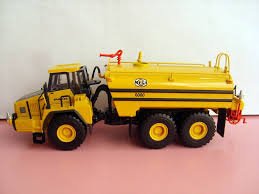 Komatsu Articulated Water Truck Die Cast Promotions Earth Moving Equipment Heavy Construction Equipment Toys In The Attic