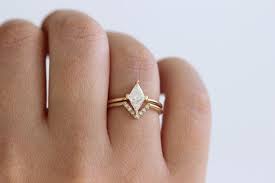Rhombus Engagement Ring Minimalist Engagement Ring Etsy Diamond Wedding Sets Modern Engagement Rings Wedding Rings Unique