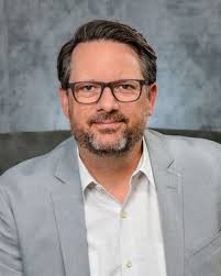 Clyde Fraley's Instagram, Twitter & Facebook