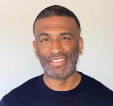 Vice President Of Corporate Communication Meta Memberikan Pidato Di Klong  Kite School