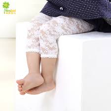 Doté de motifs en dentelle au niveau des mollets. Ete 2 4a Enfant Blanc Dentelle Legging Enfants Veau Longueur Blanc Pantalon Enfant Collants Bas Aliexpress