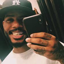 Stream Aaron Briggs music