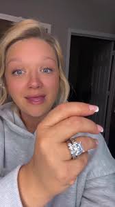 I love this set. I’ll be wearing this set a lot. It’s beautiful.  #weddingset #engagementring #engagement #eings #ringsforwomen #jewlery  #gift #princesscut