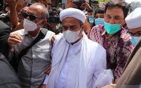 Born 24 august 1965) is an indonesian hardline islamist scholar, the founder and leader of the islamist group islamic defenders front. Kejagung Minta Ma Gabungkan Sidang Tersangka Habib Rizieq Shihab Kabar24 Bisnis Com