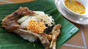 Ayam Lodho Pak Yusuf Bumbu Rempahnya Begitu Kuat Dan Nikmat Rasanya Memikat Makanan Rempah Ayam