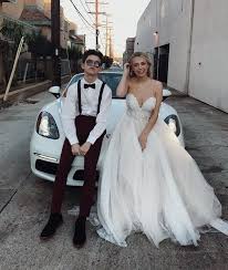 Corinna Kopf Bio Age Net Worth Salary Height In Relation Nationality Body Measurement Career Clothes and fashion (431 сл., 2.091 зн.) people have various attitudes to fashion.