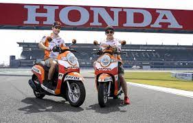 Motogp rider dani pedrosa says he's very lucky to have come away unscathed from a fiery accident during sunday's styrian grand prix, in his first race since 2018. Marc Marquez And Dani Pedrosa Arrive At Buriram International Circuit