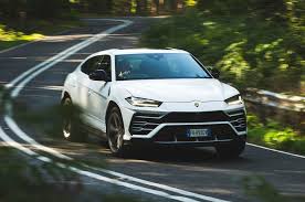 Dressed in a light silver with no apparent modifications, it's not exactly the kind of ride anyone would use to blend in unless they were traveling in malibu. Lamborghini Urus 2018 Uk Review Autocar
