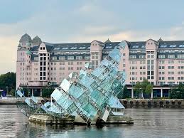 She Lies (奧斯陸) - 旅遊景點評論- Tripadvisor