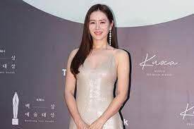 Wanita juga merupakan makhluk hidup yang mulia sebagai pembawa kehidupan bagi manusia. 10 Wanita Tercantik Di Dunia Tahun 2020 Ini Penampilannya