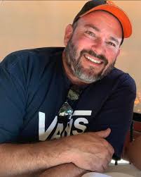 Floyd Porteous's Instagram, Twitter & Facebook