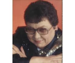 Elizabeth Pardue's Instagram, Twitter & Facebook