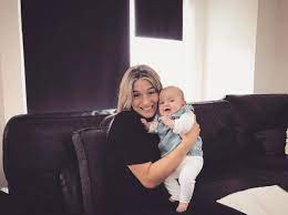 Nu heeft ze zowel schade aan haar kruisband als haar meniscus. Footballers Wags Kids Estavana Polman And Jesslynn Van Der Vaart