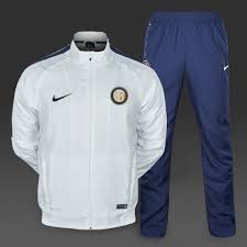 Milan trainingsanzug kaufen die hochwertigsten milan trainingsanzug unter die lupe genommen! Nike Inter Mailand Squad Sideline Woven Wup Trainingsanzug Nike Fussballbekleidung Inter Mailand Trainingsanzug Weiss Blau Pro Direct Soccer