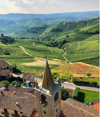 34,536 likes · 11 talking about this. Serralunga D Alba Ein Malerisches Mittelalterliches Burgdorf Im Herzen Der Langhe Im Piemont Ausgedehnte Hugel Wo Man Italien Reisen Ferien Am Meer Piemont