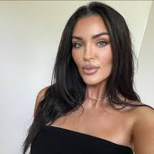 Tiffany Ballinger's Instagram, Twitter & Facebook