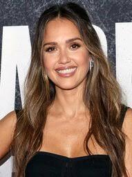 Kara Monahan's Instagram, Twitter & Facebook