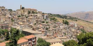 Additionally, buyers must present a proposal of how they plan to refurbish the house. Italy Cheap Homes Sicilian Town Of Cammarata Offers Free Houses