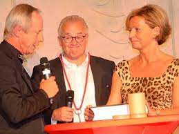 Mit heike ullrich führt erstmals eine frau als generalsekretärin zumindest kommissarisch die geschäfte. Das Neue Weingut Von Fritz Keller In Oberbergen Ist Eroffnet Vogtsburg Badische Zeitung