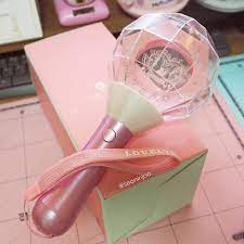 13 Of The Prettiest Kpop Lightsticks Kpop Merchandise Kpop Merch Fandom Kpop See more ideas about kpop merch, kpop aesthetic, kpop. 13 of the prettiest kpop lightsticks