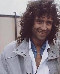 FC world Queen has a new song back to soil