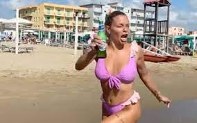 She is an actress, known for untraditional (2016), dance dance dance italia (2016) and la cuoca bendata (2016). Atvj762ptmvr0m