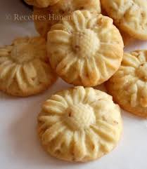 Des Jolis Ghoribas Sables Aux Graines De Sesame Delicieux Et Fondants En Bouche Habituellement Servis Avec Patisserie Orientale Recette By Hanane Patisserie
