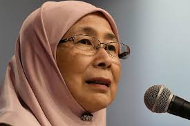 Sebuah himpunan bakal diadakan bermula jam 5.30. A Woman Can Also Be Prime Minister Says Dr Wan Azizah Today