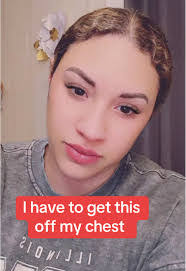 Shauna Collier's Instagram, Twitter & Facebook