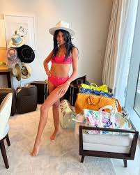 Bahar Candandan şoke eden poz! Çıplak şekilde ayna karşısına geçip...