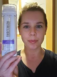 Applying a pea size amount of product is recommended