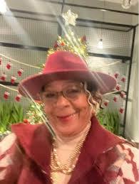 Pamela Snelling's Instagram, Twitter & Facebook