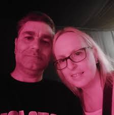 Attention, pirates! The Sea of Thieves servers will be offline from  approximately 9am UTC tomorrow, May 1st, for a hotfix addressing long  loading when diving to activities, inaccessible jettisoned barrels and more.