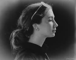 Model: Charming. 1/125s f/8.0 ISO100 42mm Canon 5D