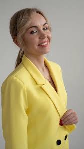 Natasha Fink's Instagram, Twitter & Facebook