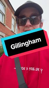 Colorful Bargain Bottle Review and Unboxing