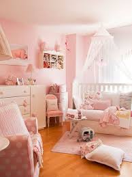 Un Duplex Con Diseno Depurado Decoracion Habitacion Bebe Nina Cuartos De Bebe Nina Dormitorio Bebe