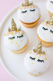 The list goes on and on. 40 Cool Cupcake Decorating Ideas