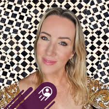 What gyms in Newstead offer yoga, pilates, sauna, and ice baths?